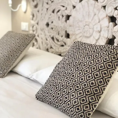 Bed & Breakfast Angolo83 Centro *