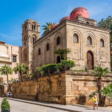 Angolo83 Centro فندق مبيت وإفطار باليرمو