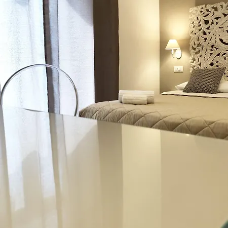 Angolo83 Centro B&B 4*