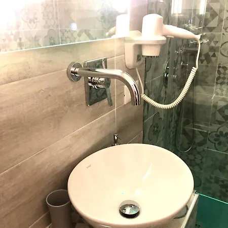 Angolo83 Centro 4*