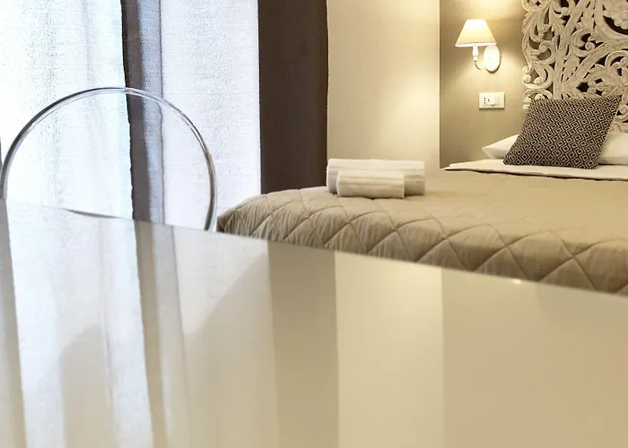 Angolo83 Centro Bed & Breakfast 4*